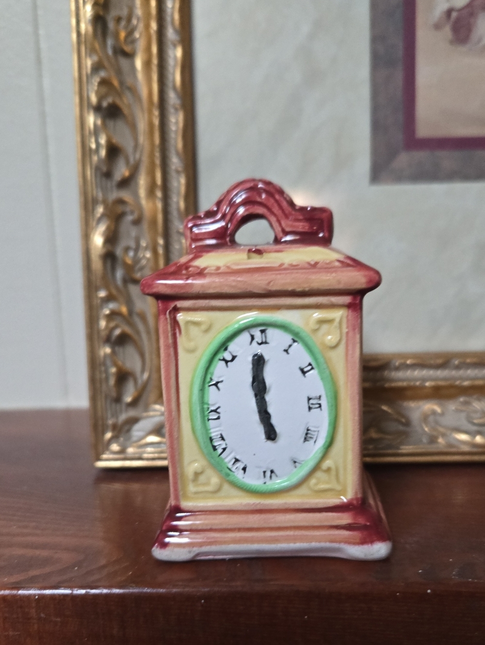 Single Shaker Ceramic Mantel Clock Figurine - Yellow & Red